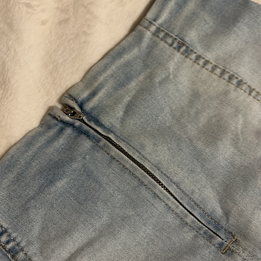 Wild Fable - Light Washed Denim Mini Skirt - Size: 00 - Picture 4 of 5